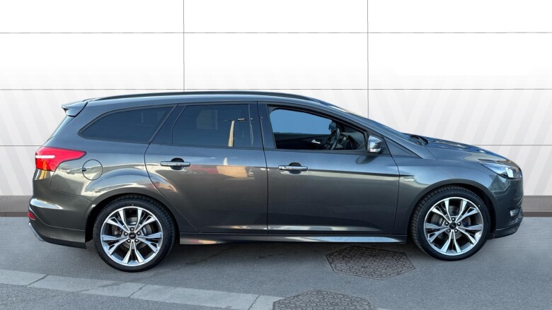 Ford Focus 1.5 EcoBoost ST-Line 5dr Petrol Estate